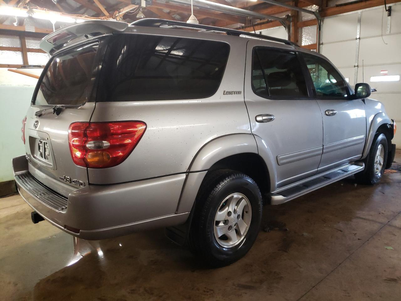 Photo 4 from auction – 2002 TOYOTA SEQUOIA LI with VIN 5TDBT48A22S070653