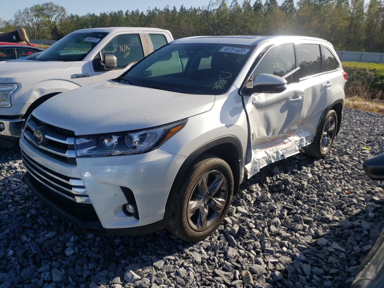 Photo 2 from auction – 2019 TOYOTA HIGHLANDER with VIN 5TDDZRFH0KS927976