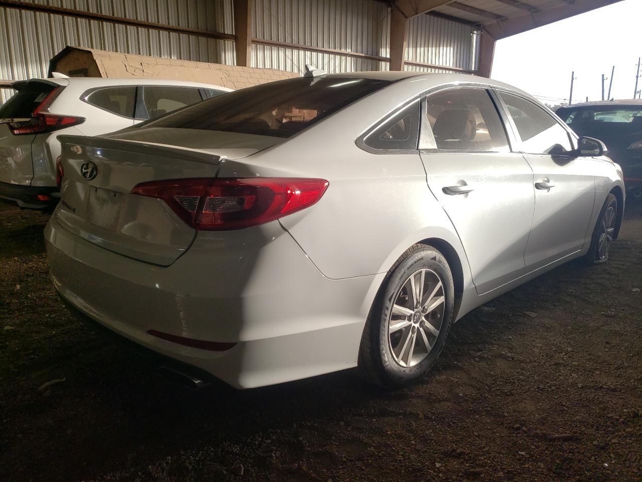 Photo 4 from auction – 2017 HYUNDAI SONATA SE with VIN 5NPE24AF6HH492803