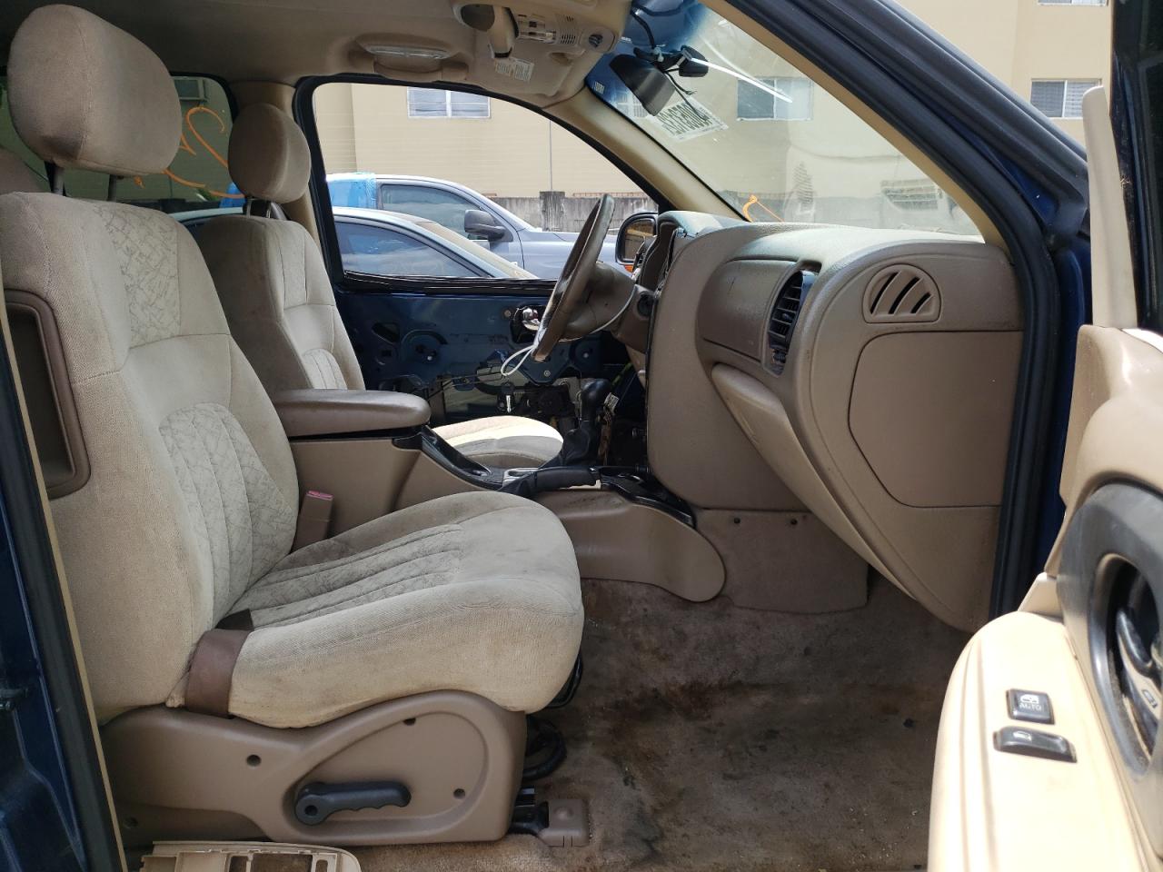 Photo 5 from auction – 2004 GMC ENVOY with VIN 1GKDS13S542160002