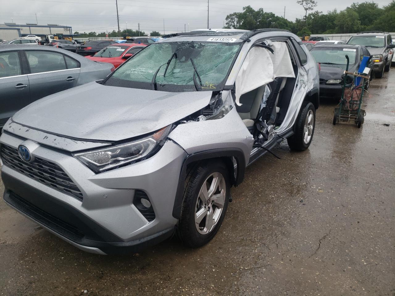 Photo 9 from auction – 2021 TOYOTA RAV4 LIMIT with VIN 2T3D6RFV7MW023803