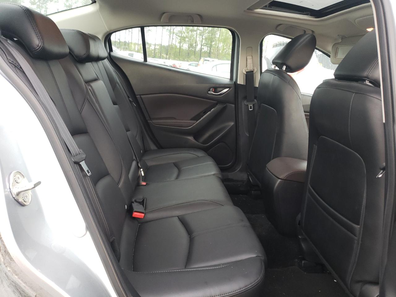 Photo 6 from auction – 2018 MAZDA 3 TOURING with VIN 3MZBN1V38JM214412