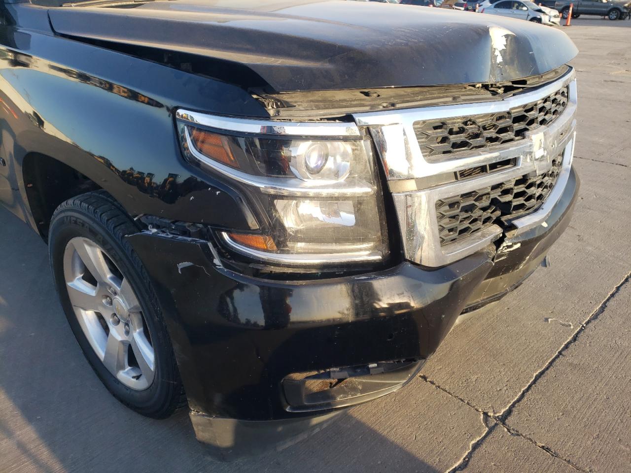 Photo 9 from auction – 2016 CHEVROLET SUBURBAN K with VIN 1GNSKHKC8GR107495