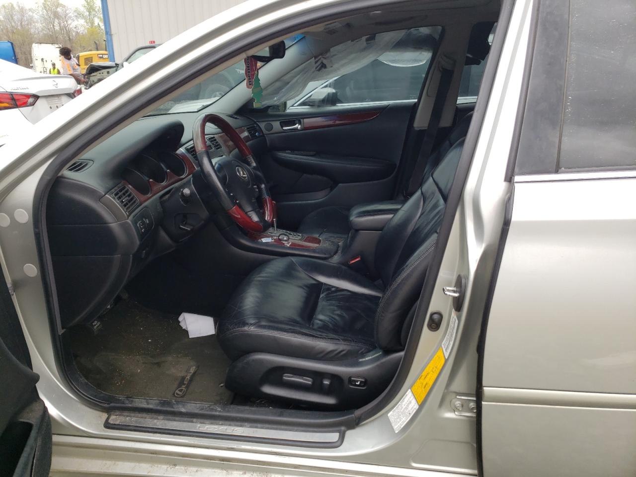 Photo 5 from auction – 2003 LEXUS ES 300 with VIN JTHBF30G330109982