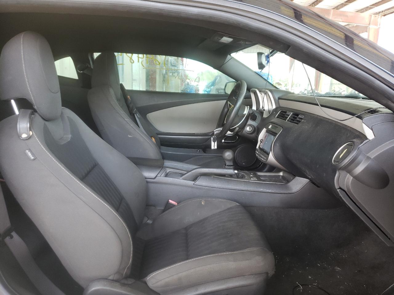 Photo 5 from auction – 2011 CHEVROLET CAMARO LS with VIN 2G1FE1ED9B9145391