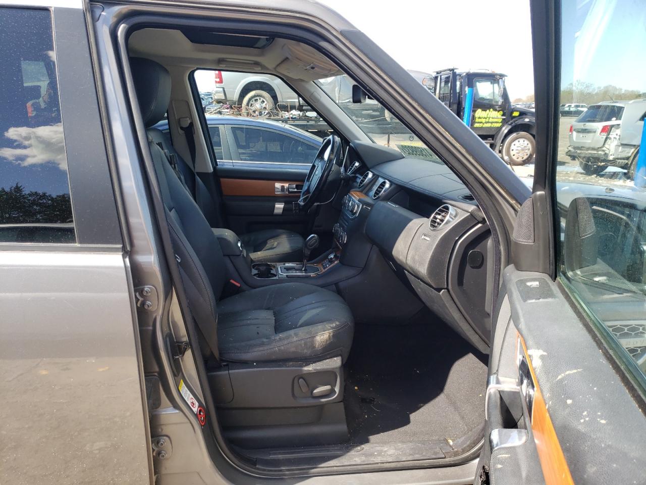 Photo 5 from auction – 2011 LAND ROVER LR4 HSE with VIN SALAG2D41BA555067