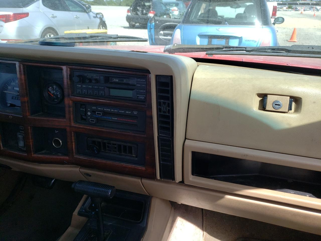 Photo 9 from auction – 1993 JEEP CHEROKEE with VIN 1J4FT78S6PL610102