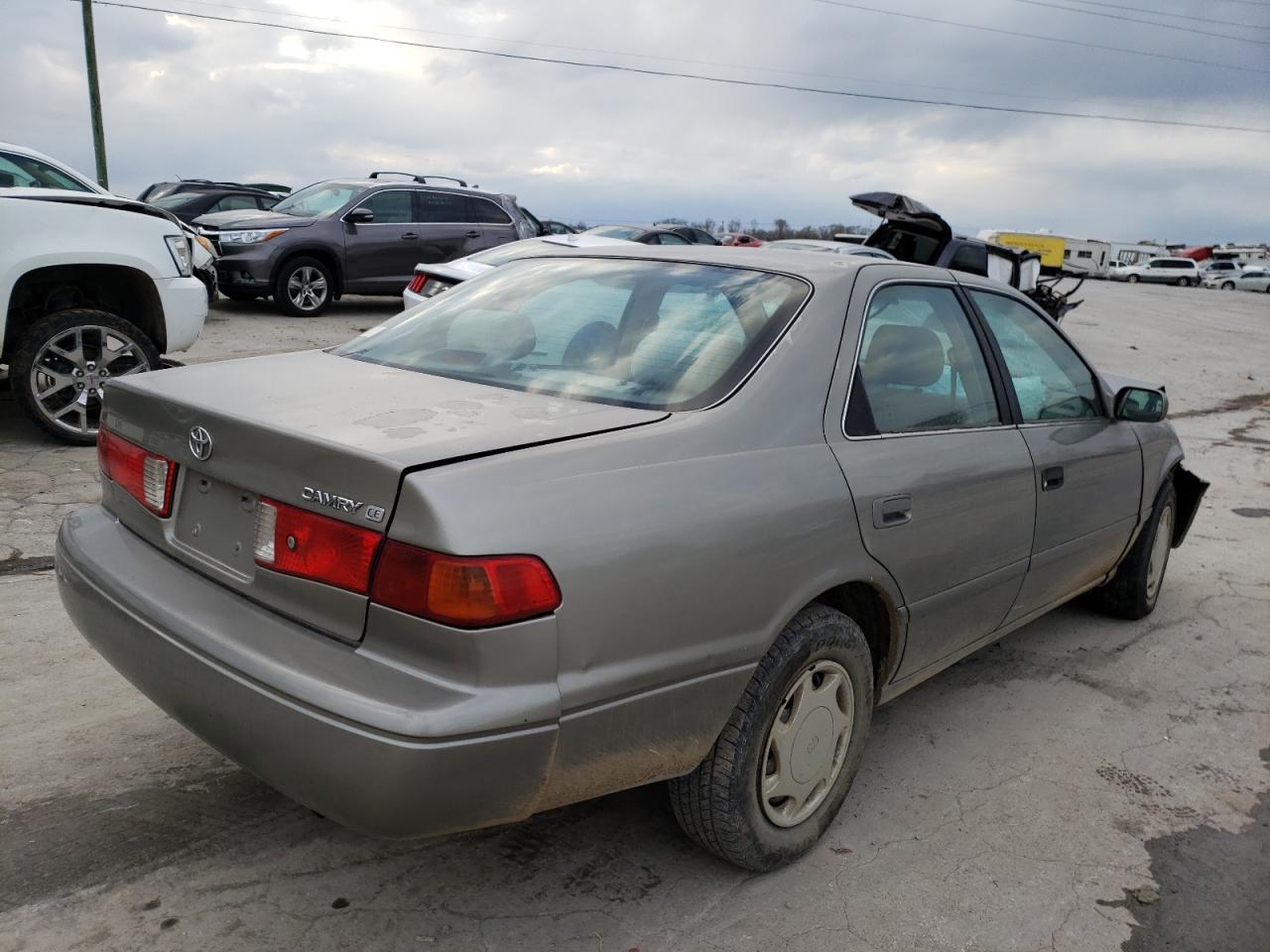 Photo 4 from auction – 2000 TOYOTA CAMRY CE with VIN 4T1BG22K5YU714656