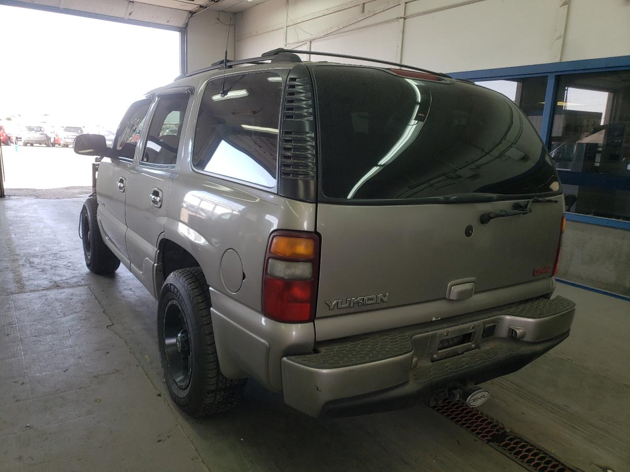 Photo 3 from auction – 2001 GMC DENALI with VIN 1GKEK63U11J266953
