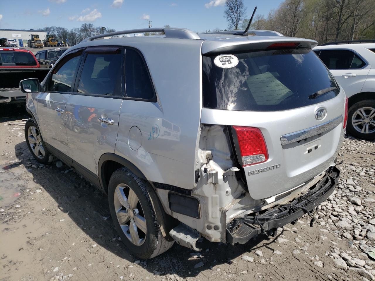 Photo 3 from auction – 2013 KIA SORENTO EX with VIN 5XYKUDA67DG374466