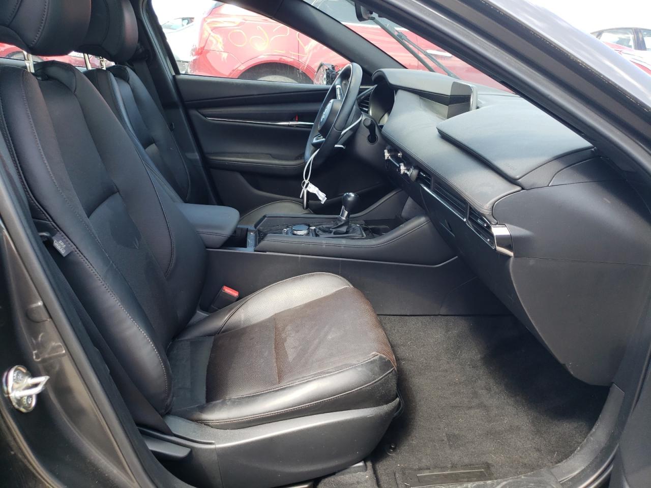 Photo 5 from auction – 2019 MAZDA 3 PREMIUM with VIN JM1BPANM9K1140633