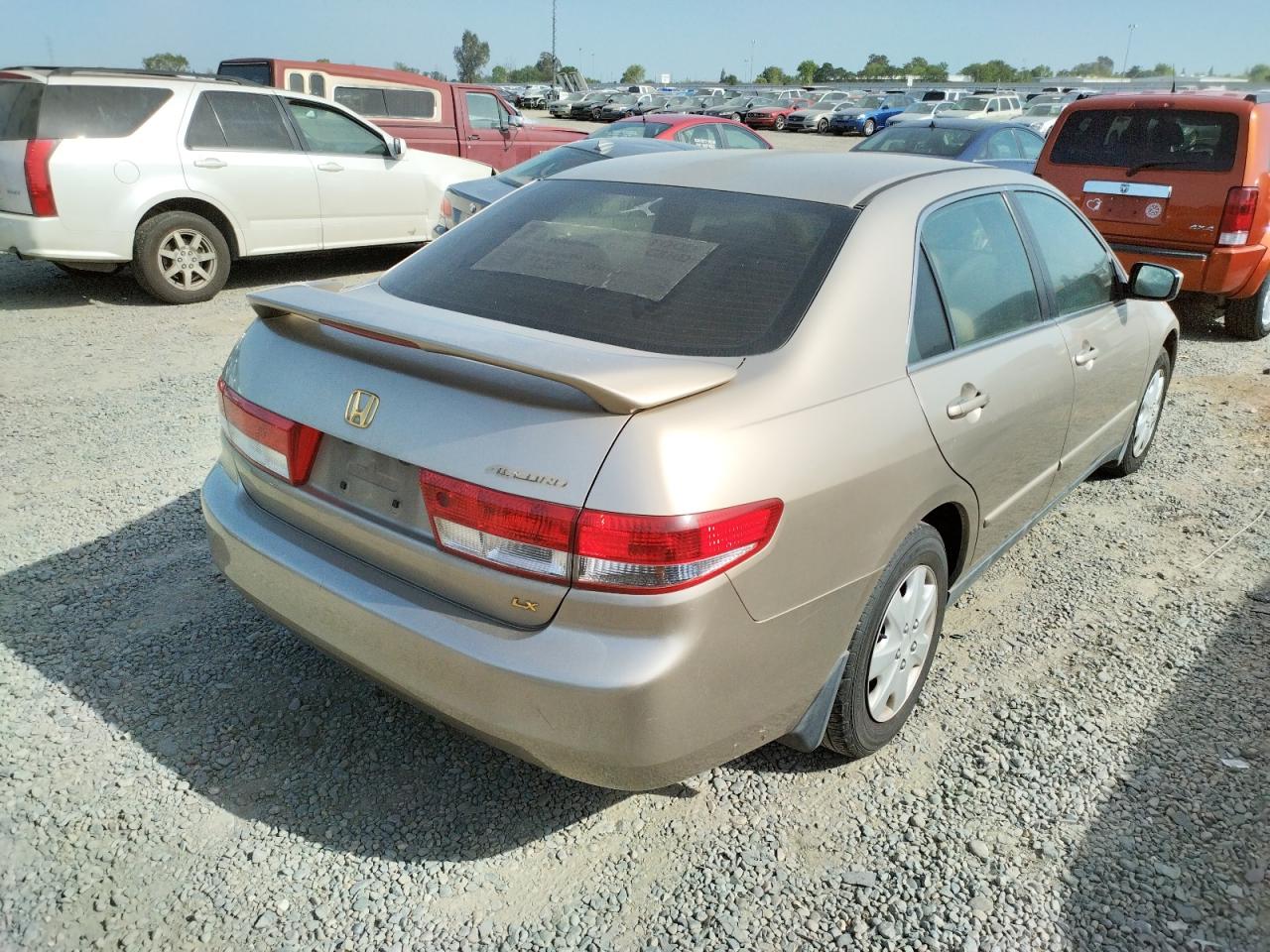 Photo 4 from auction – 2004 HONDA ACCORD LX with VIN JHMCM56394C028303