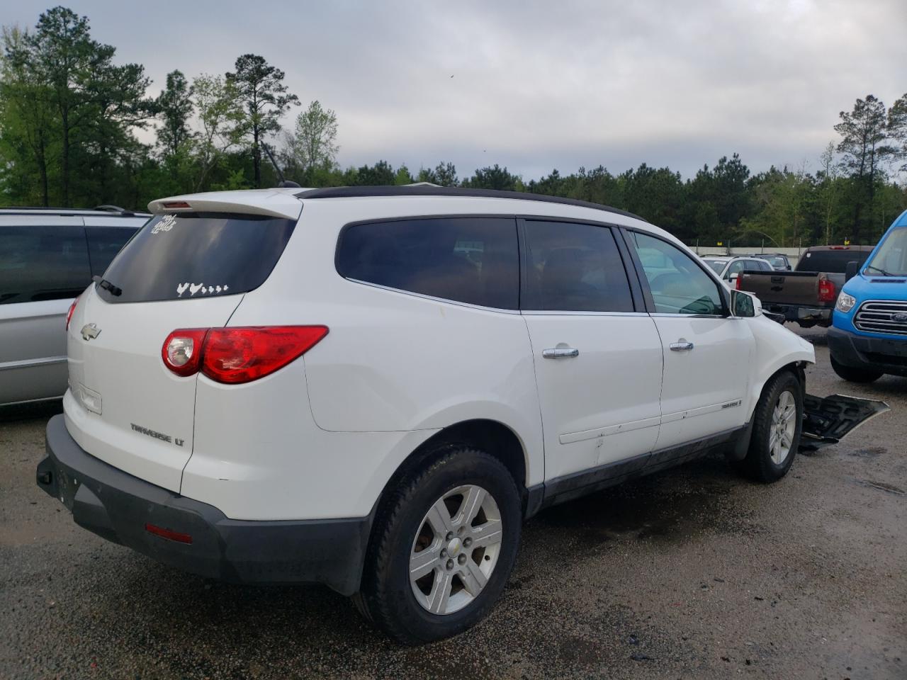 Photo 4 from auction – 2009 CHEVROLET TRAVERSE L with VIN 1GNER23D69S169096