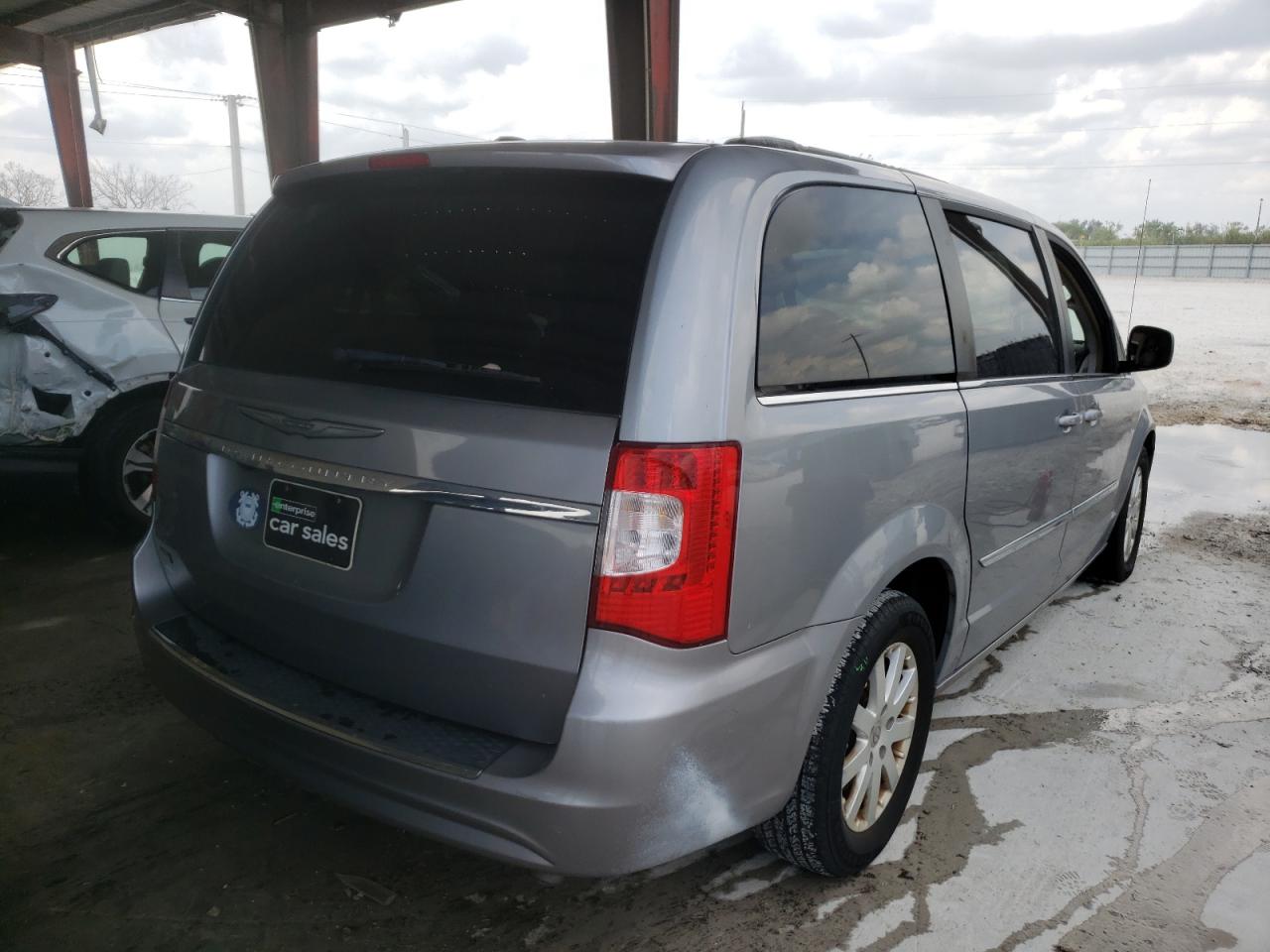 Photo 4 from auction – 2014 CHRYSLER TOWN & COU with VIN 2C4RC1BG6ER438825