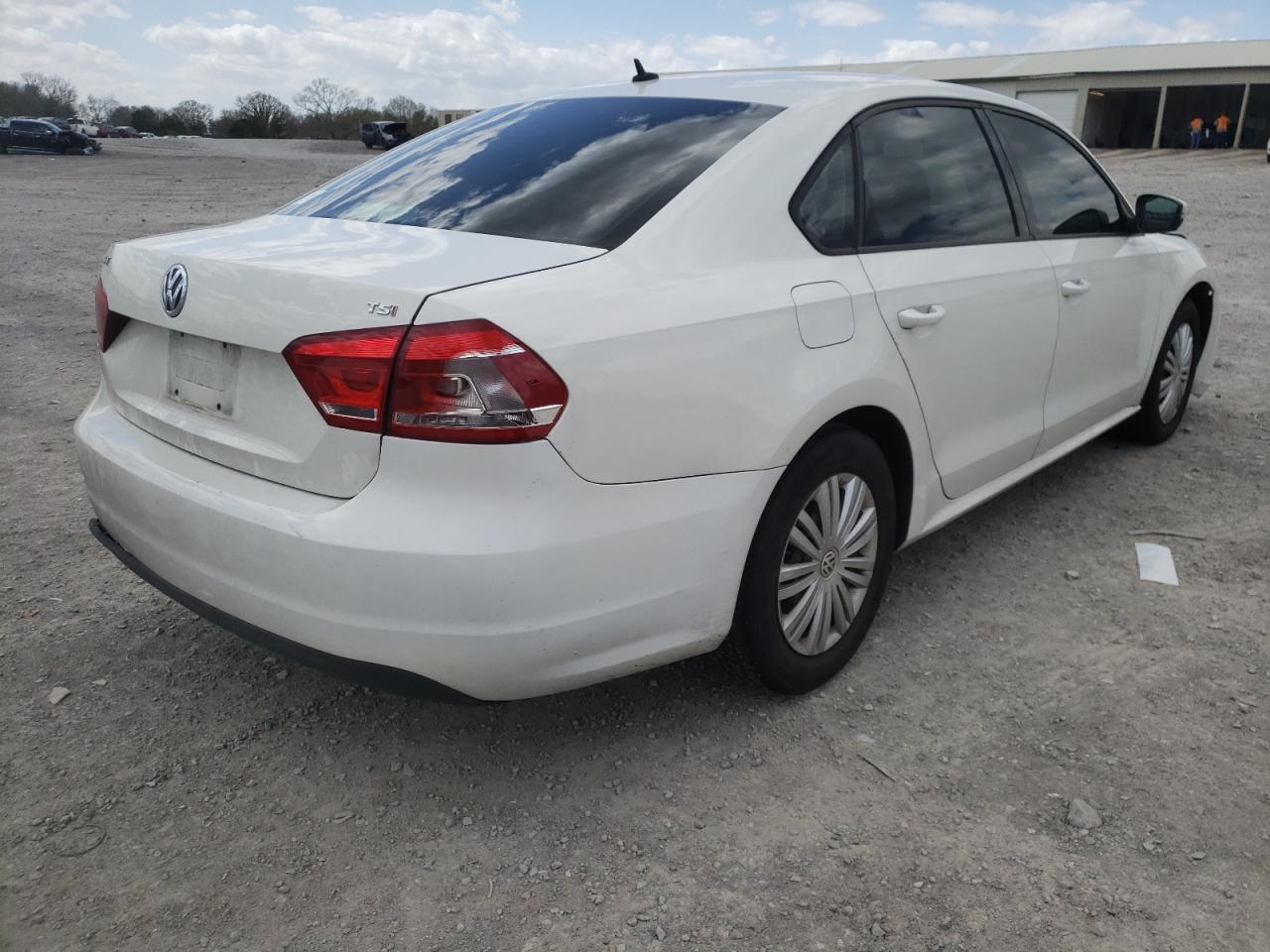Photo 4 from auction – 2014 VOLKSWAGEN PASSAT S with VIN 1VWAT7A37EC055285