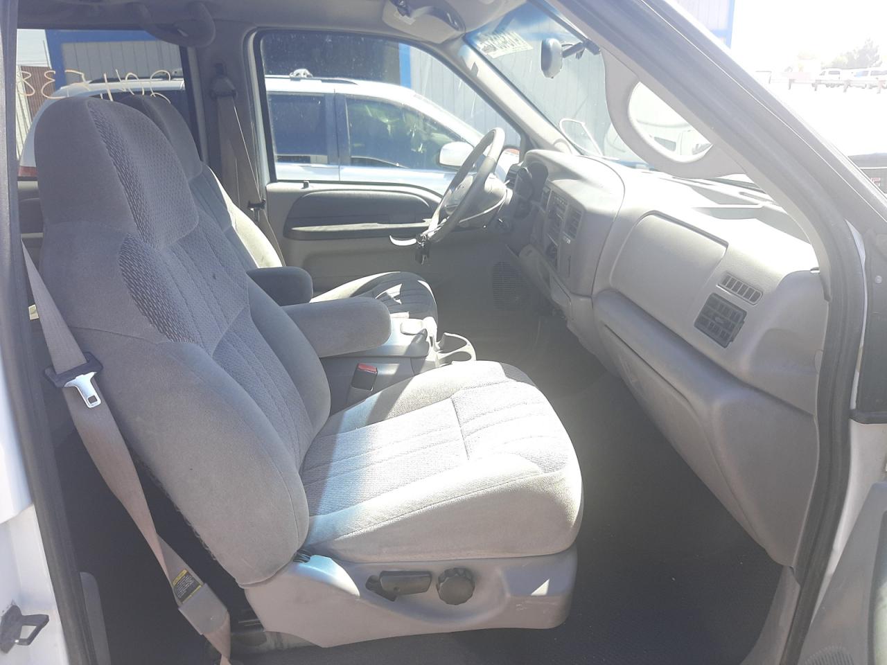 Photo 5 from auction – 2001 FORD EXCURSION with VIN 1FMNU40F01ED57801