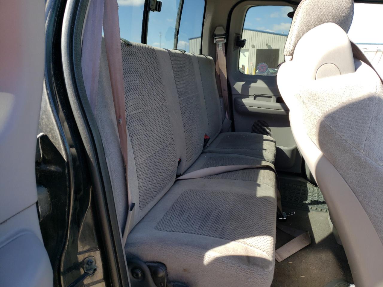 Photo 6 from auction – 2002 FORD F150 with VIN 1FTRX17262KA86308