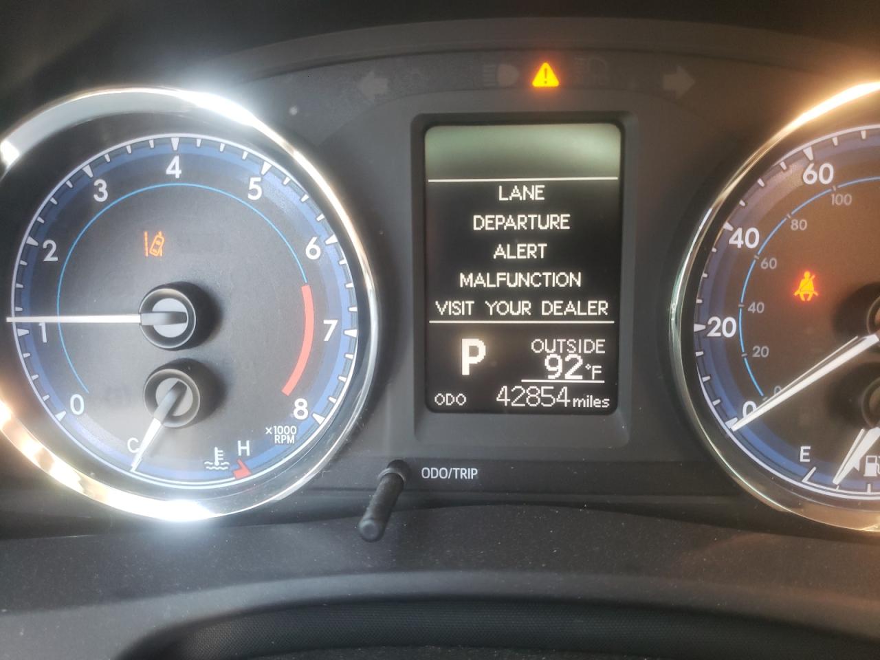 Photo 8 from auction – 2019 TOYOTA COROLLA with VIN 5YFBURHE4KP913810