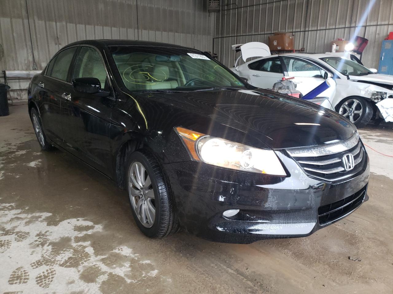 Photo 1 from auction – 2011 HONDA ACCORD EXL with VIN 1HGCP3F88BA025928