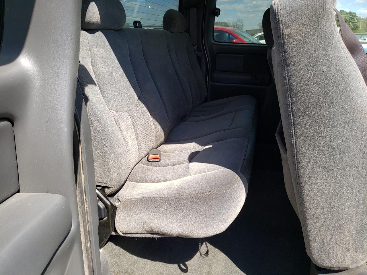 Photo 6 from auction – 2003 CHEVROLET SILVERADO with VIN 2GCEK19T331338908