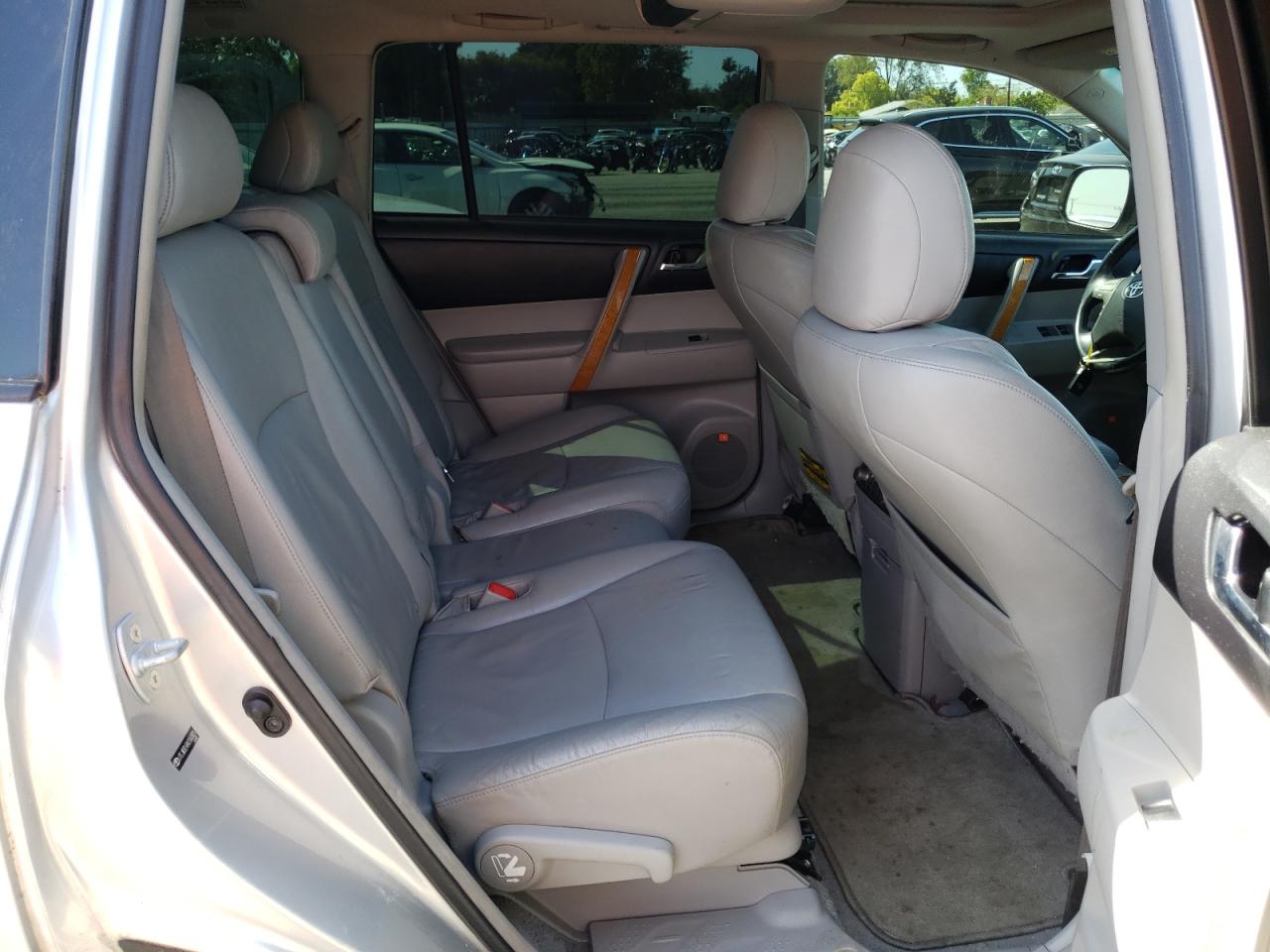 Photo 6 from auction – 2010 TOYOTA HIGHLANDER with VIN JTEJW3EH8A2043831