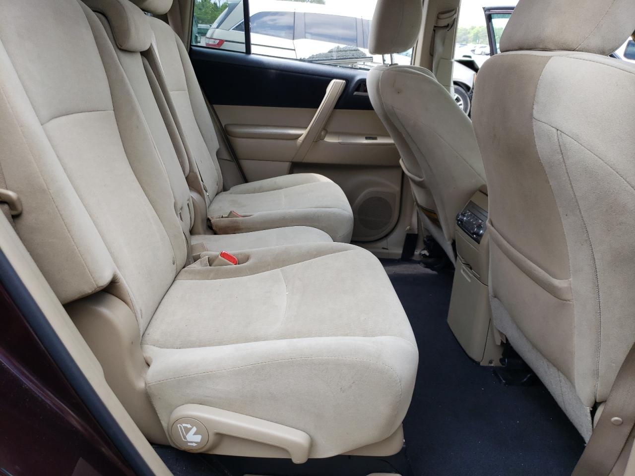 Photo 6 from auction – 2011 TOYOTA HIGHLANDER with VIN 5TDZK3EH2BS035592