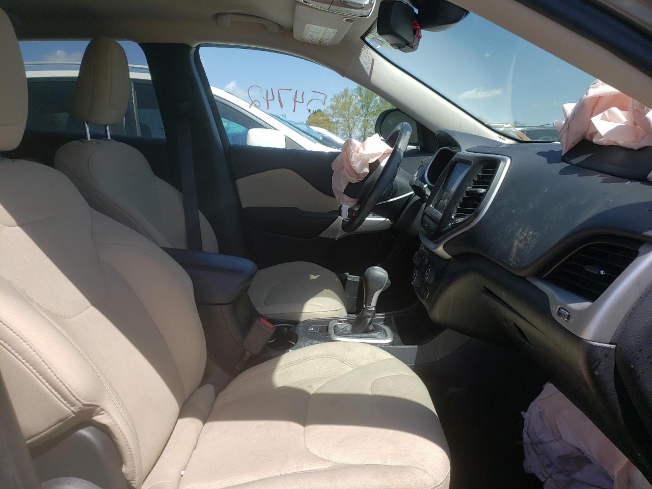 Photo 5 from auction – 2017 JEEP CHEROKEE L with VIN 1C4PJLCS6HW643732