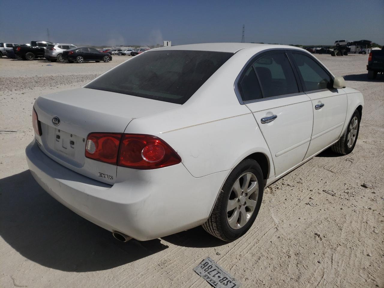 Photo 4 from auction – 2007 KIA OPTIMA LX with VIN KNAGE124675082817