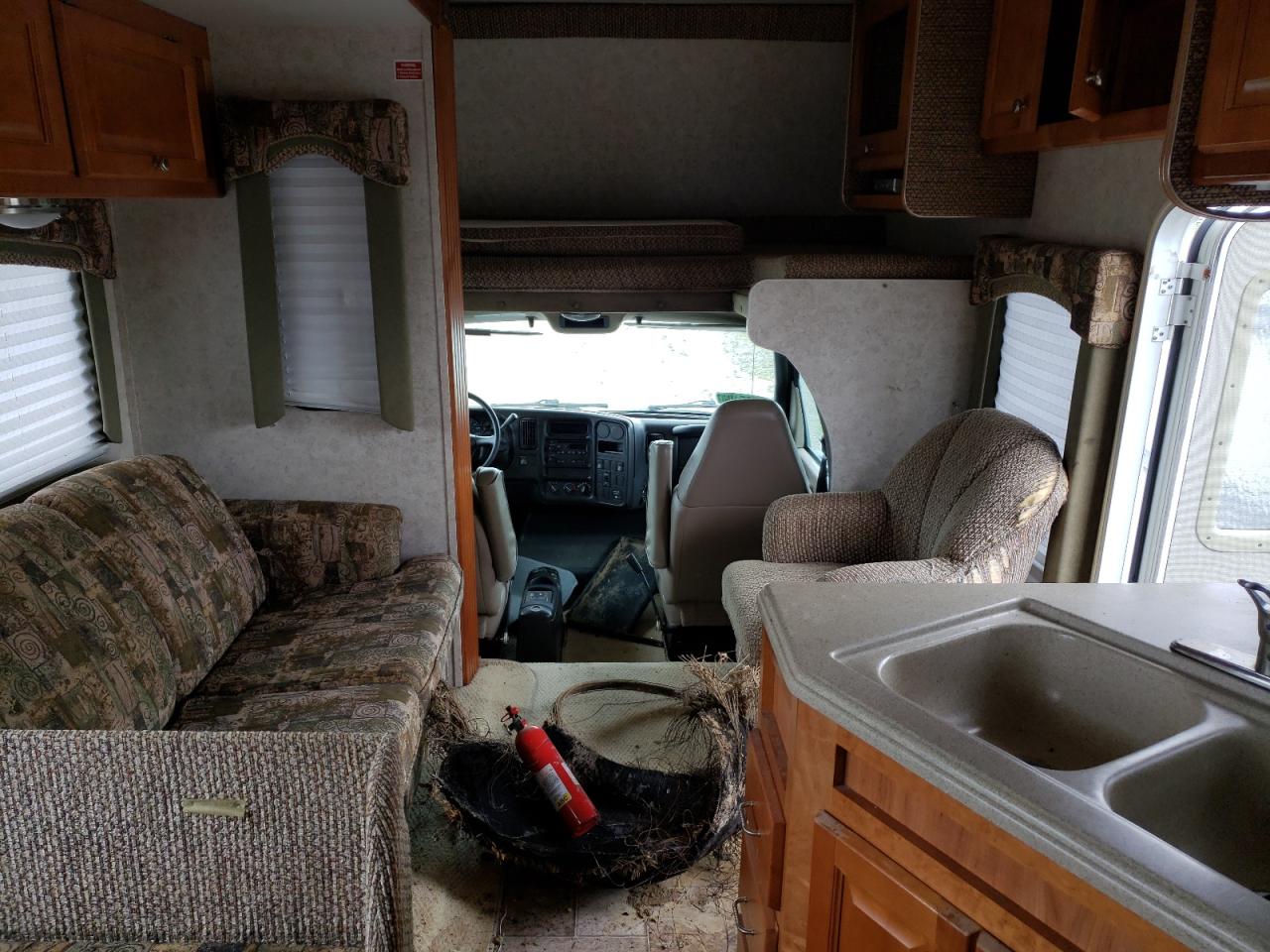Photo 5 from auction – 2005 CHEVROLET C5500 with VIN 1GBE5U1E35F508271