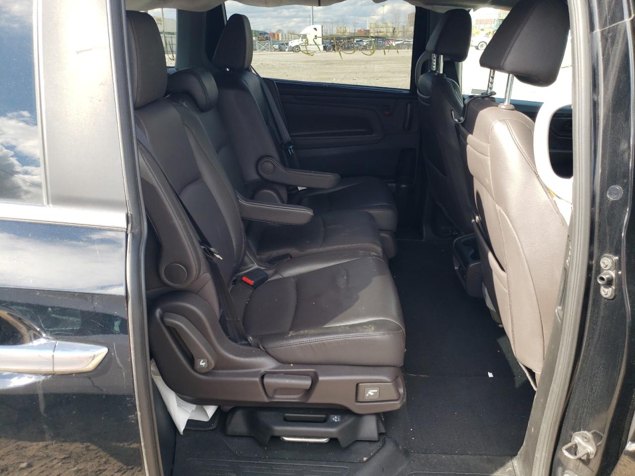 Photo 6 from auction – 2018 HONDA ODYSSEY EX with VIN 5FNRL6H70JB080499