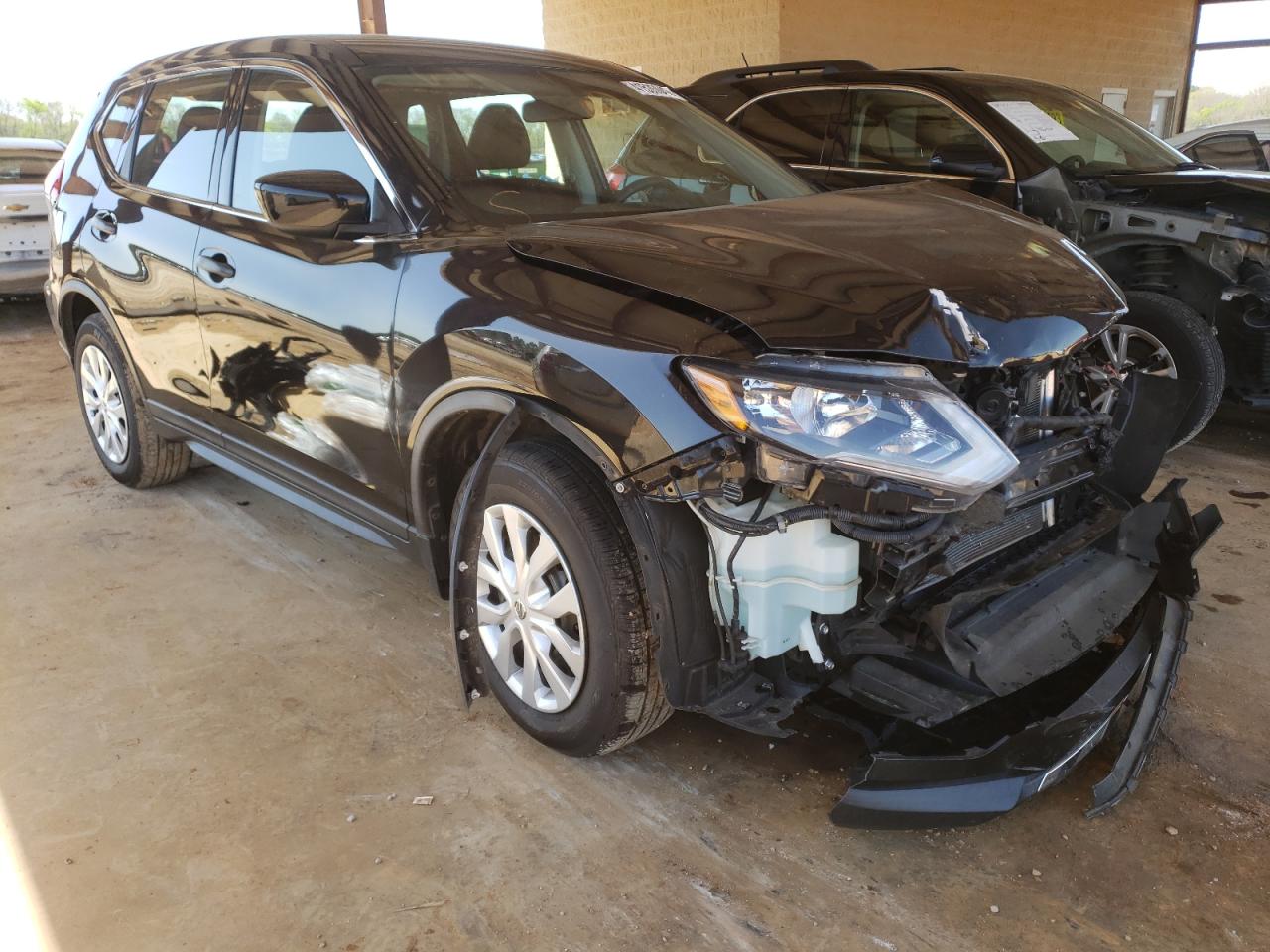 NISSAN ROGUE S 2018 with VIN KNMAT2MTXJP520730 - Photo from auction