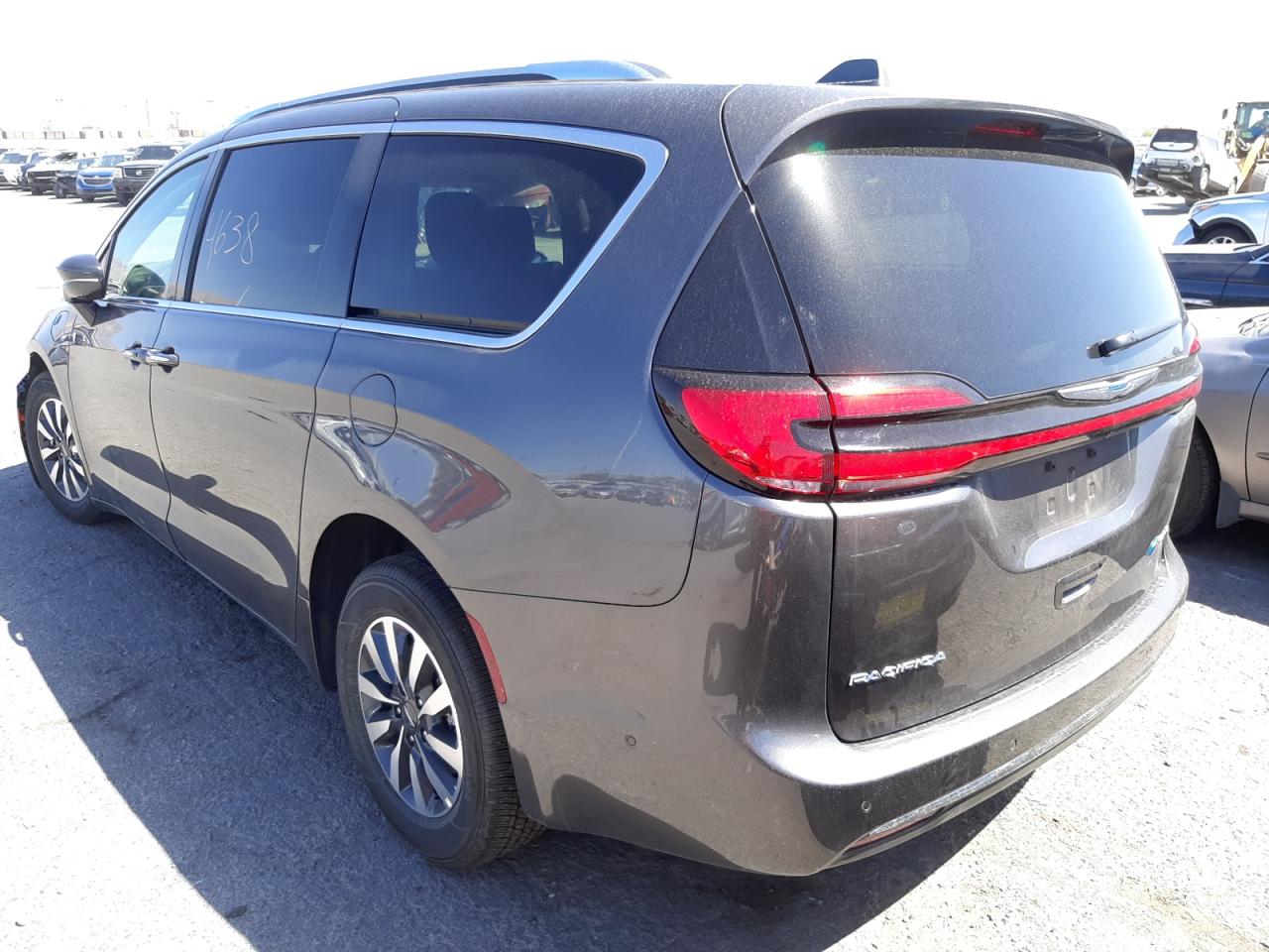 Фото 3 с аукциона – 2021 CHRYSLER PACIFICA H с VIN 2C4RC1L75MR603261