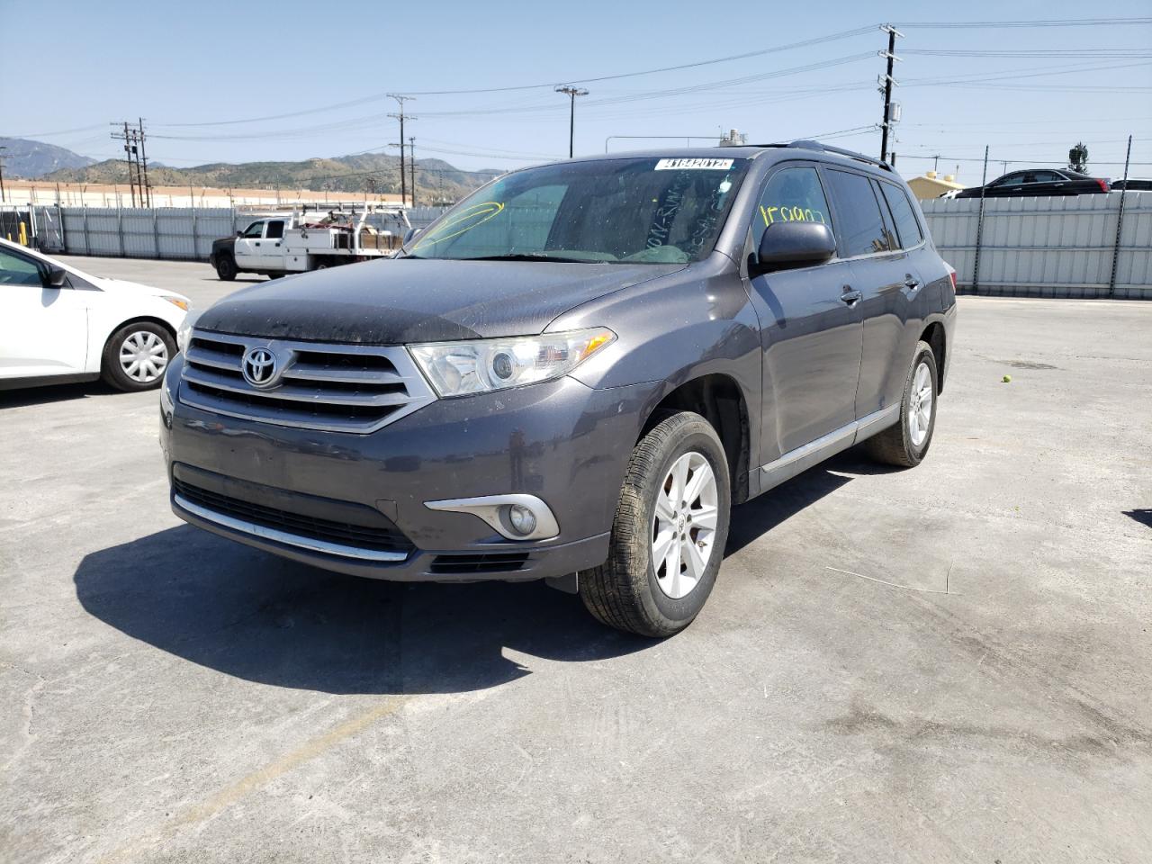 Photo 2 from auction – 2011 TOYOTA HIGHLANDER with VIN 5TDZK3EH5BS041659