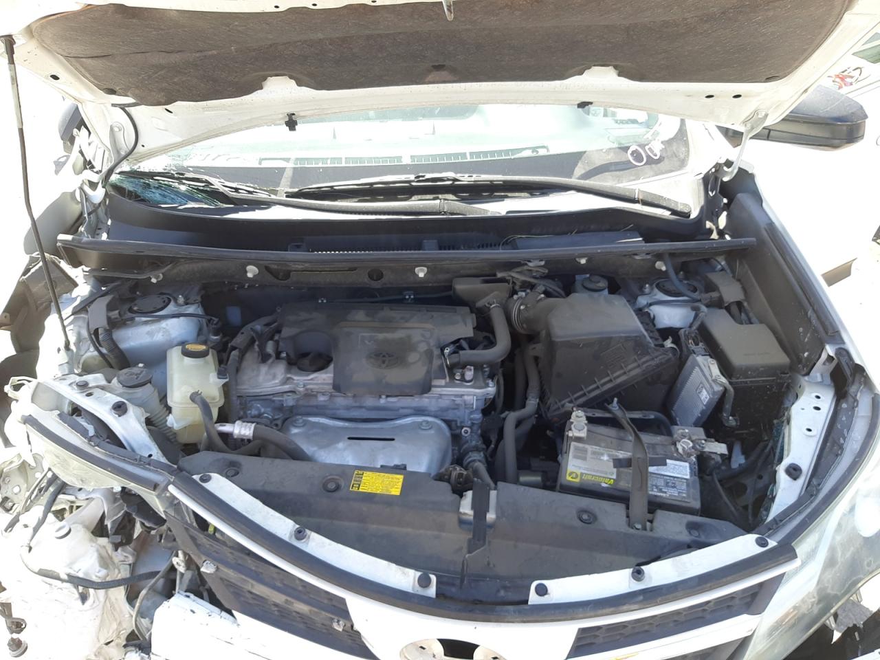 Photo 7 from auction – 2014 TOYOTA RAV4 LE with VIN JTMZFREV5EJ002214