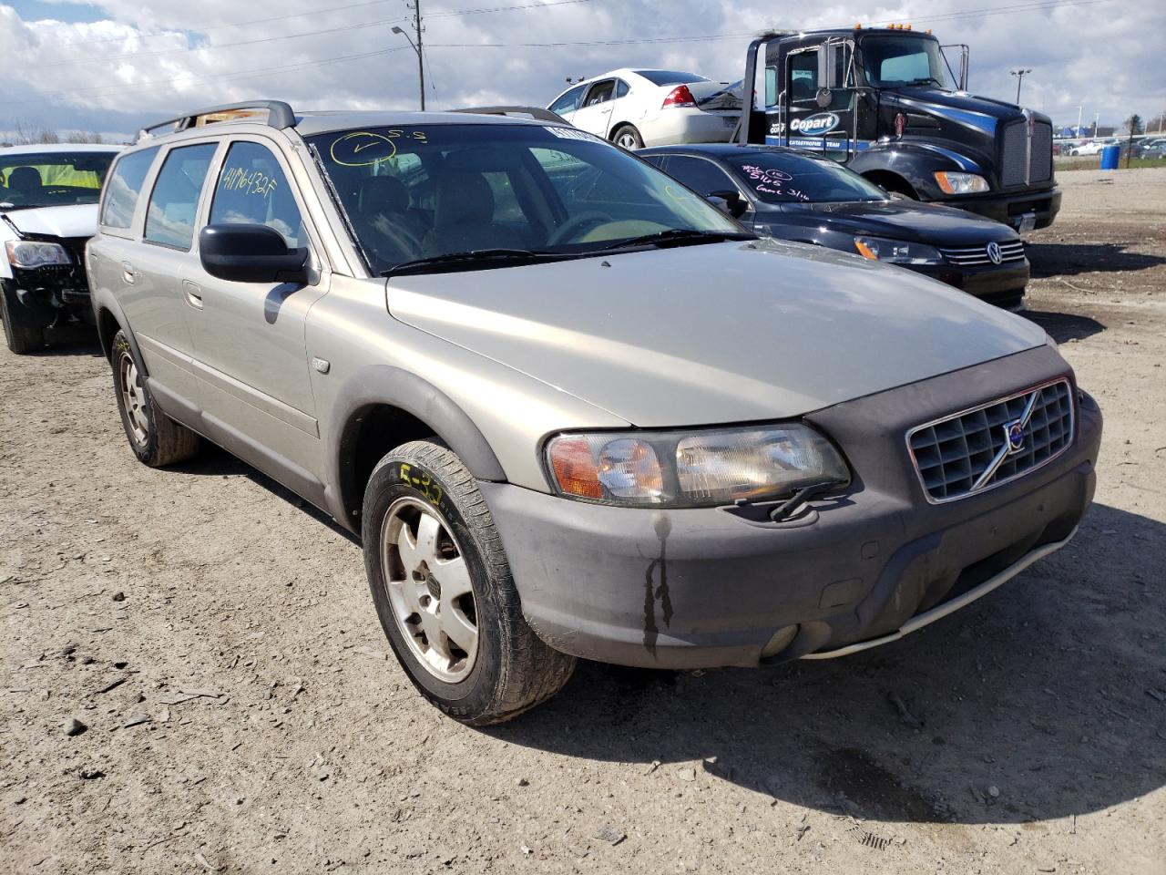 VOLVO V70 XC 2001 with VIN YV1SZ58D611003641 - Photo from auction