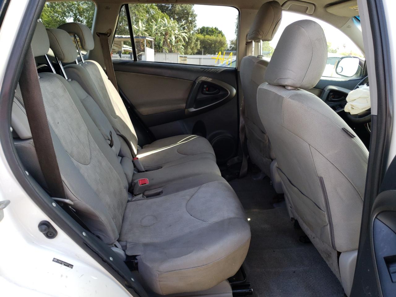 Photo 6 from auction – 2010 TOYOTA RAV4 with VIN JTMKF4DV4A5018686