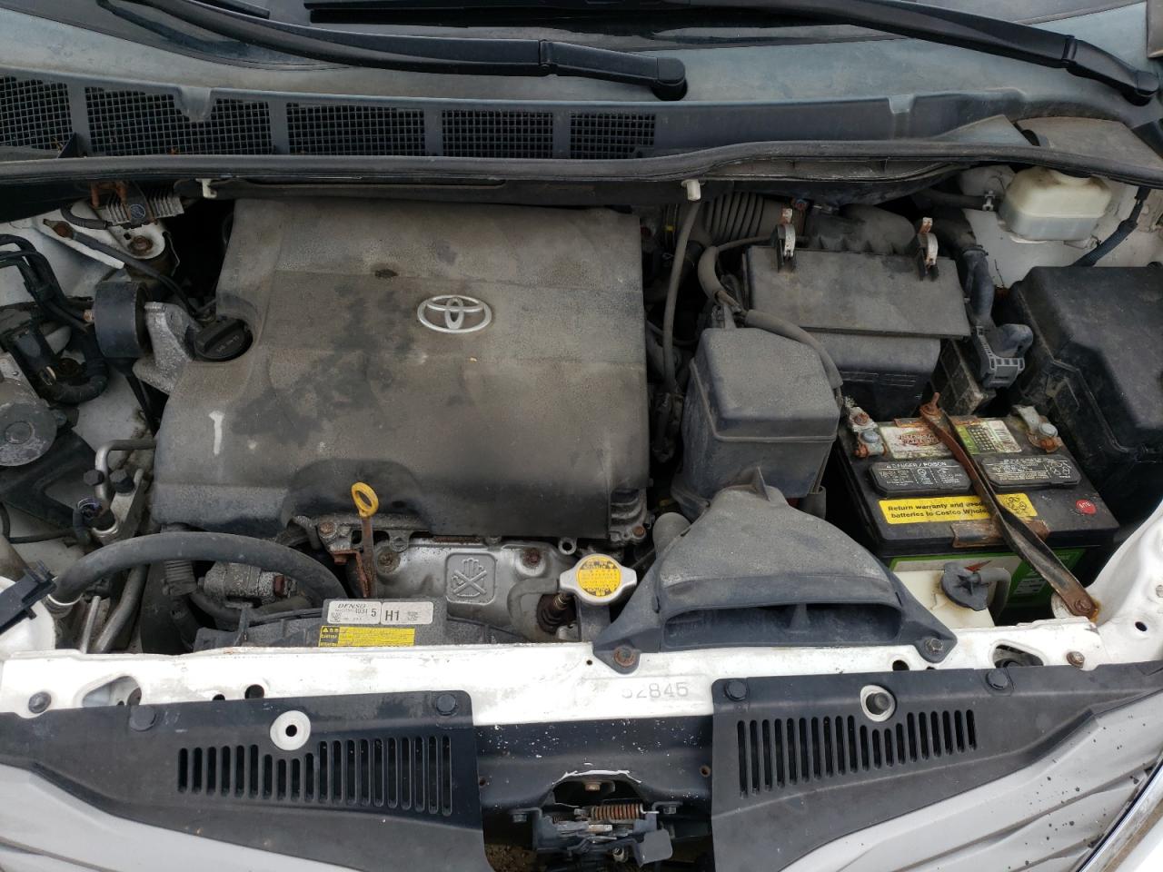 Photo 7 from auction – 2011 TOYOTA SIENNA XLE with VIN 5TDYK3DC4BS152463