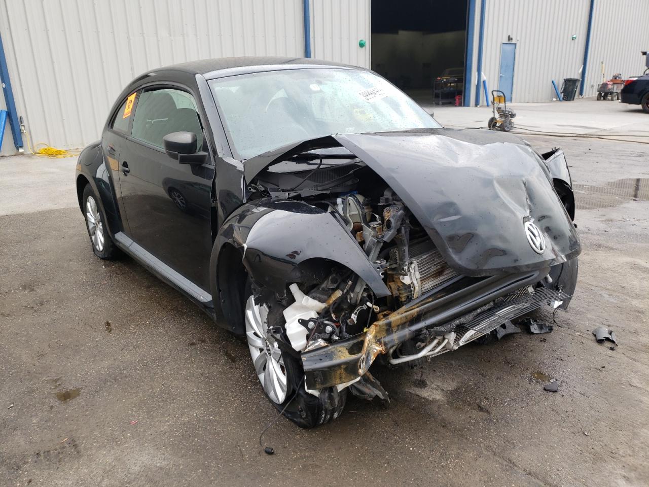 VOLKSWAGEN BEETLE 1.8 2015 with VIN 3VWF17AT0FM631696 - Photo from auction