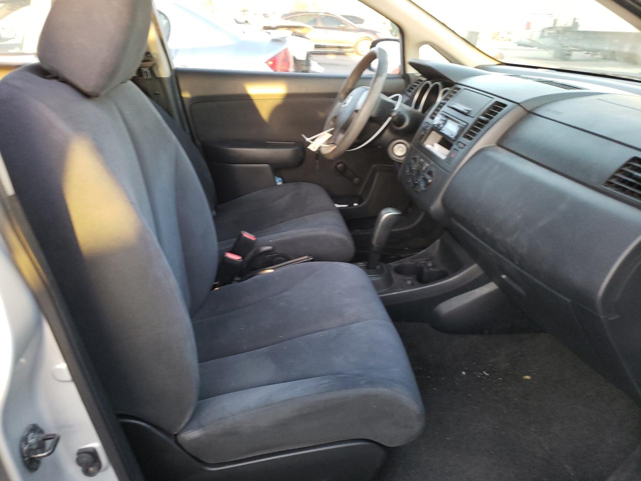 Photo 5 from auction – 2010 NISSAN VERSA S with VIN 3N1CC1AP2AL380956