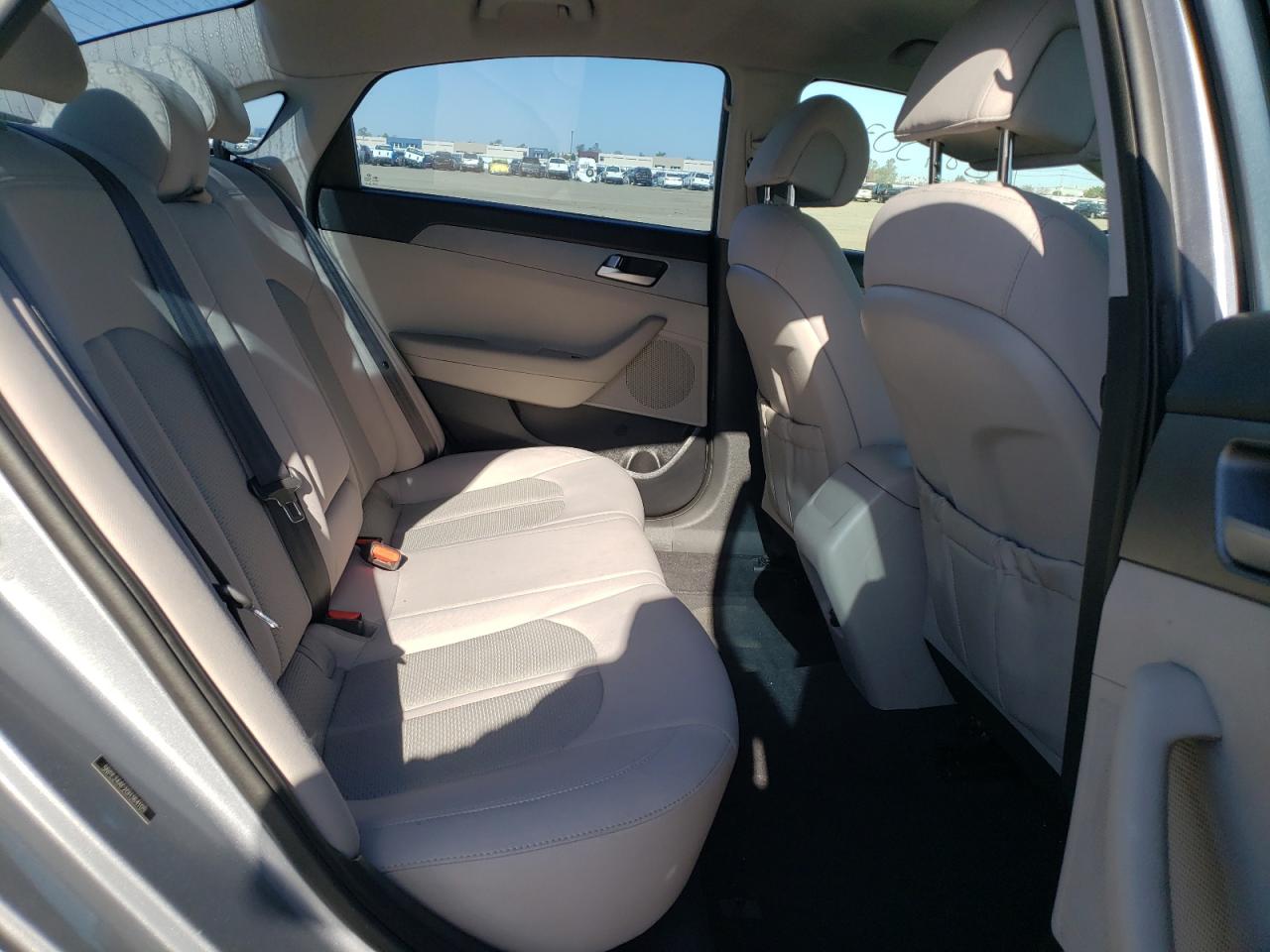 Photo 6 from auction – 2016 HYUNDAI SONATA SE with VIN 5NPE24AF2GH364105