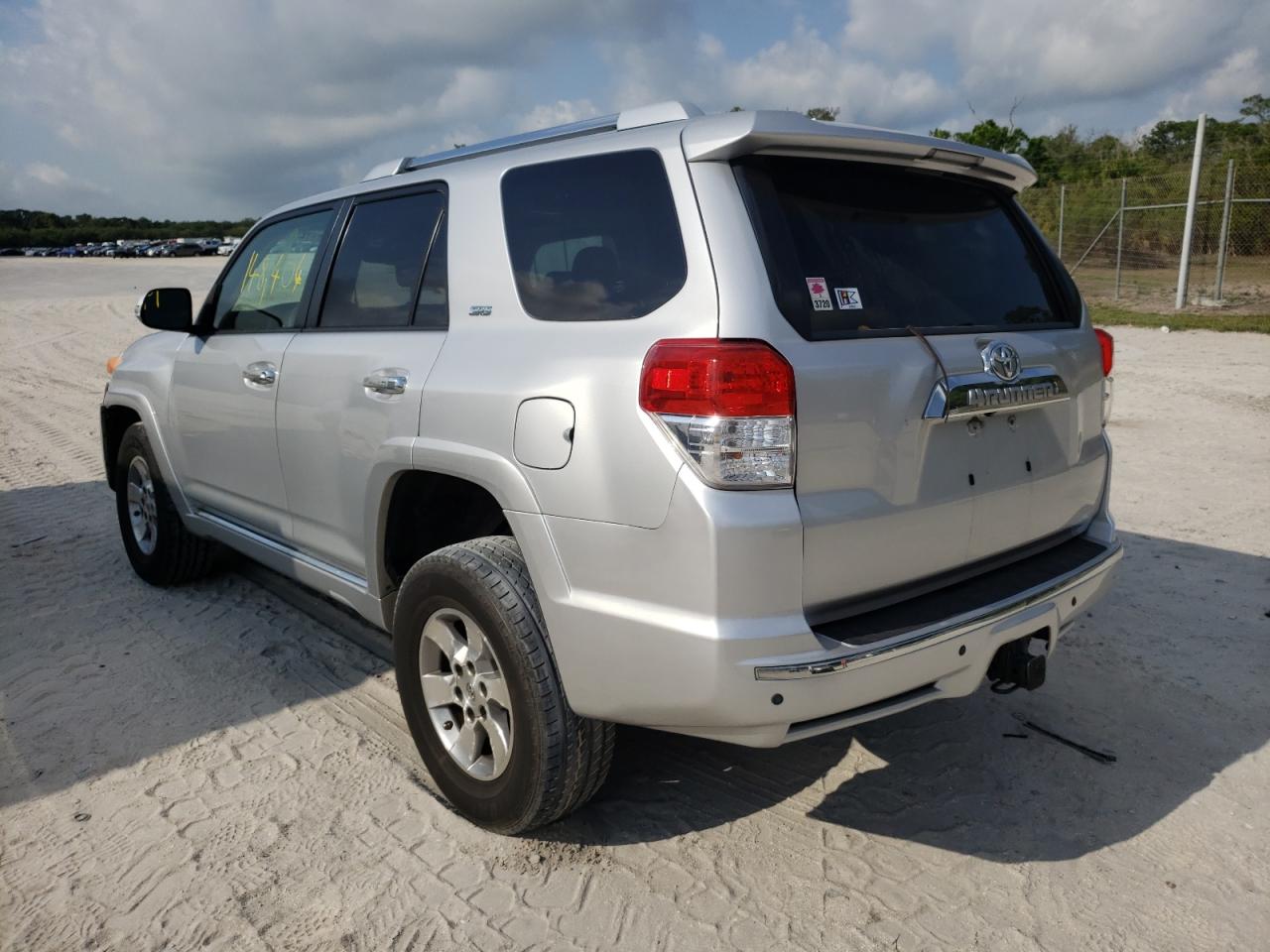 Photo 3 from auction – 2010 TOYOTA 4RUNNER SR with VIN JTEBU5JR7A5030099