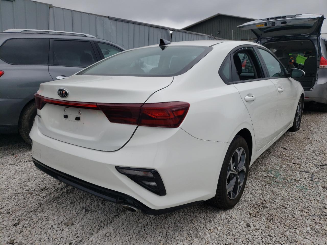 Photo 4 from auction – 2021 KIA FORTE FE with VIN 3KPF24AD3ME266316