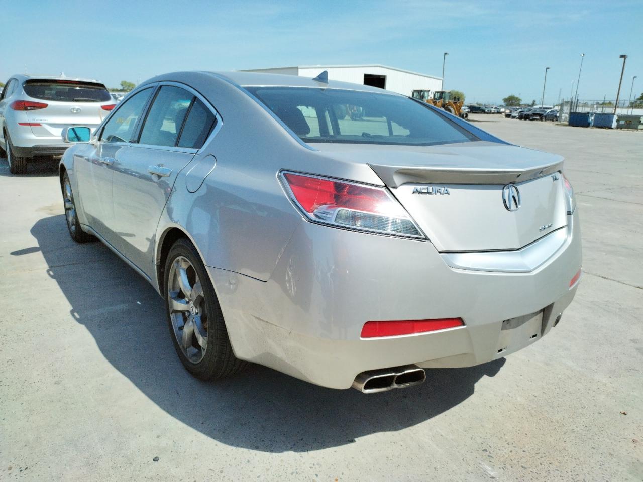 Photo 15 from auction – 2009 ACURA TL with VIN 19UUA96589A004912