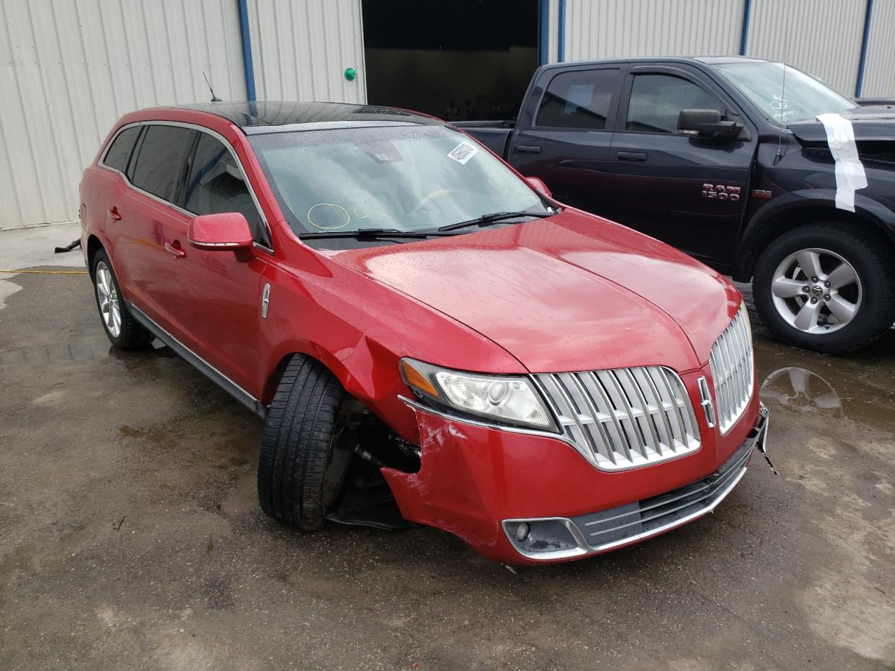 LINCOLN MKT 2011 with VIN 2LMHJ5AT9BBJ52026 - Photo from auction