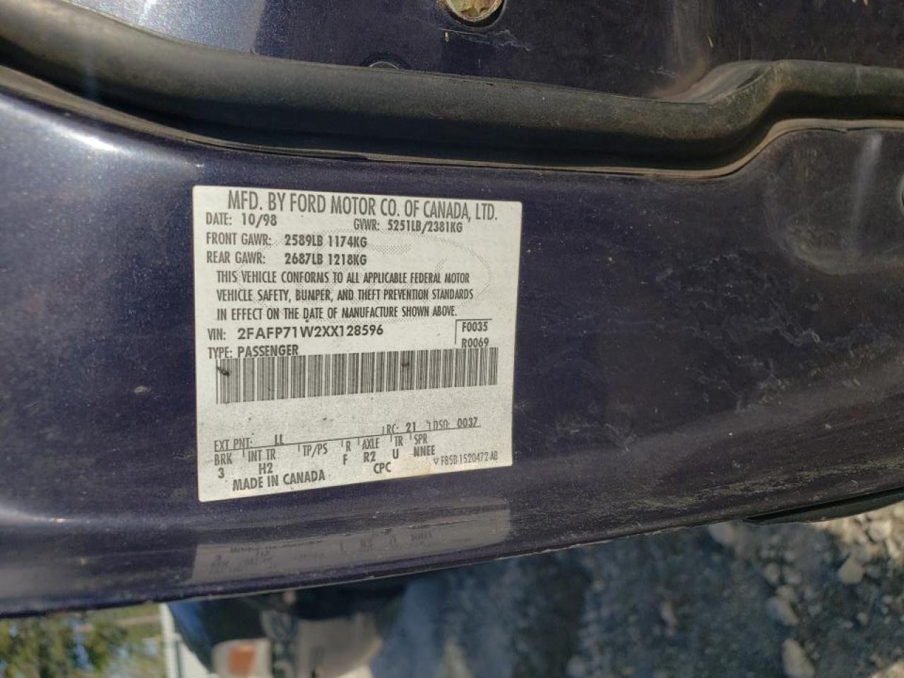 Photo 10 from auction – 1999 FORD CROWN VIC with VIN 2FAFP71W2XX128596