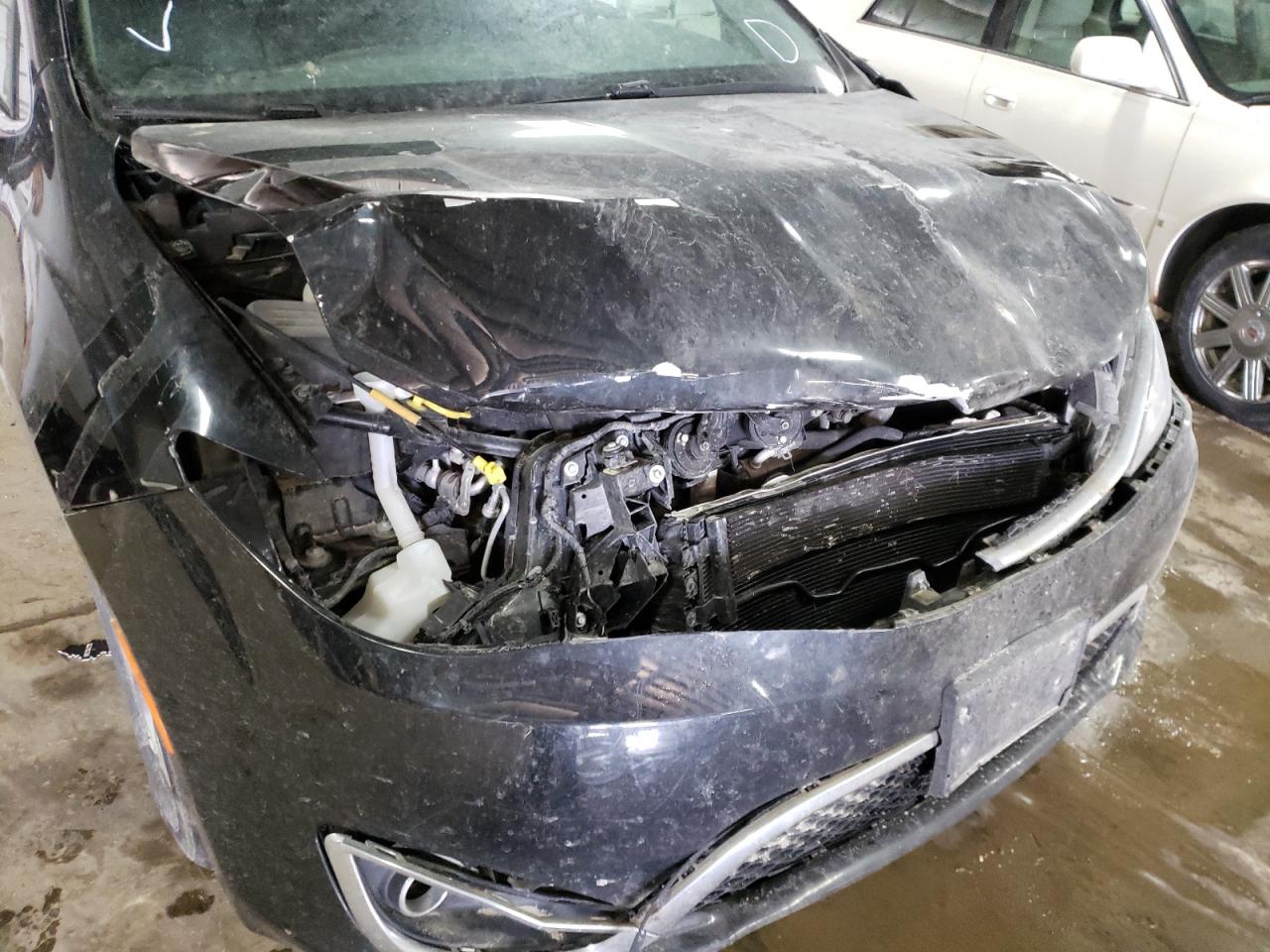 Photo 9 from auction – 2017 CHRYSLER PACIFICA T with VIN 2C4RC1EGXHR588839