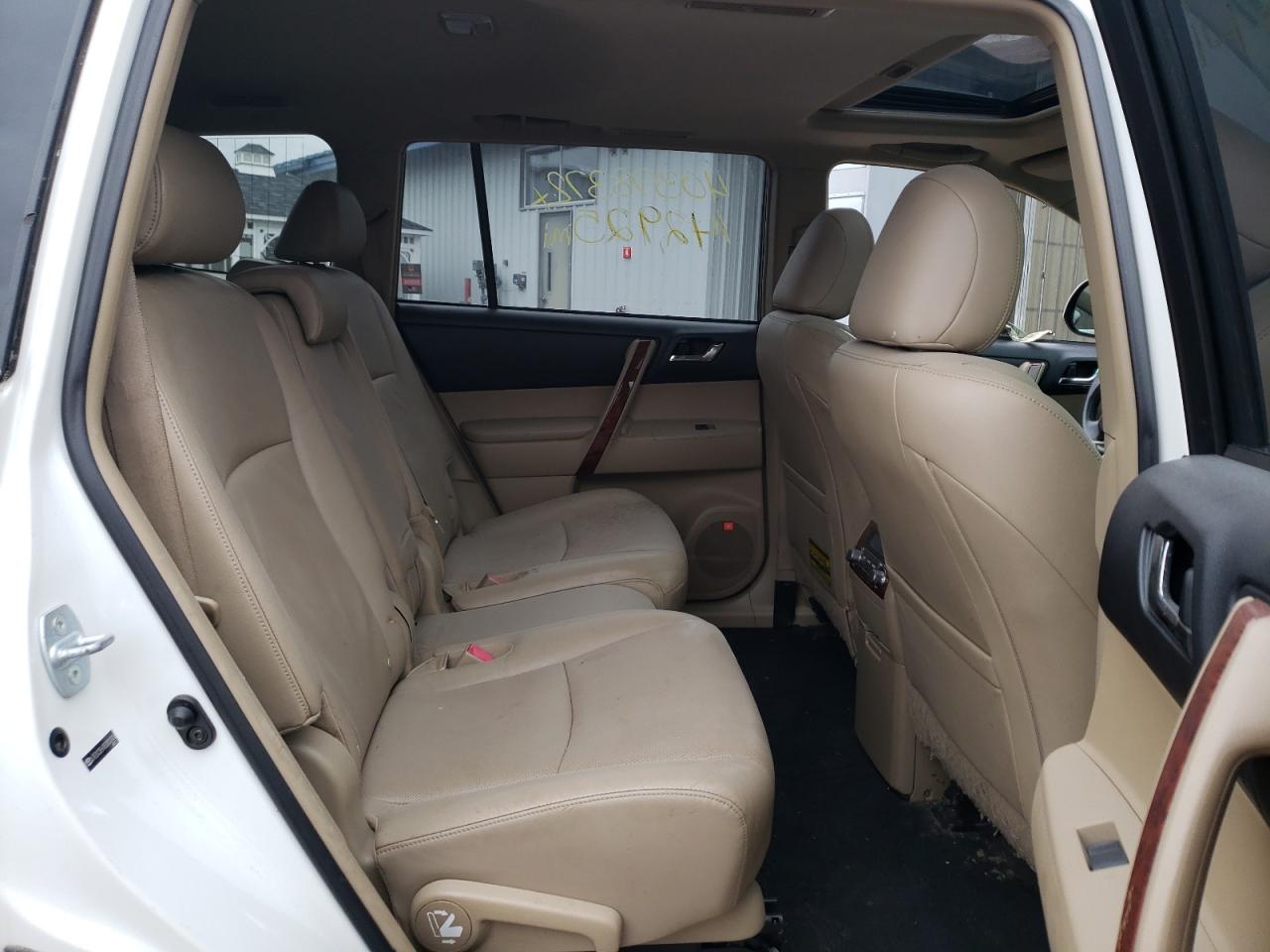 Photo 6 from auction – 2011 TOYOTA HIGHLANDER with VIN JTEDC3EH7B2002436
