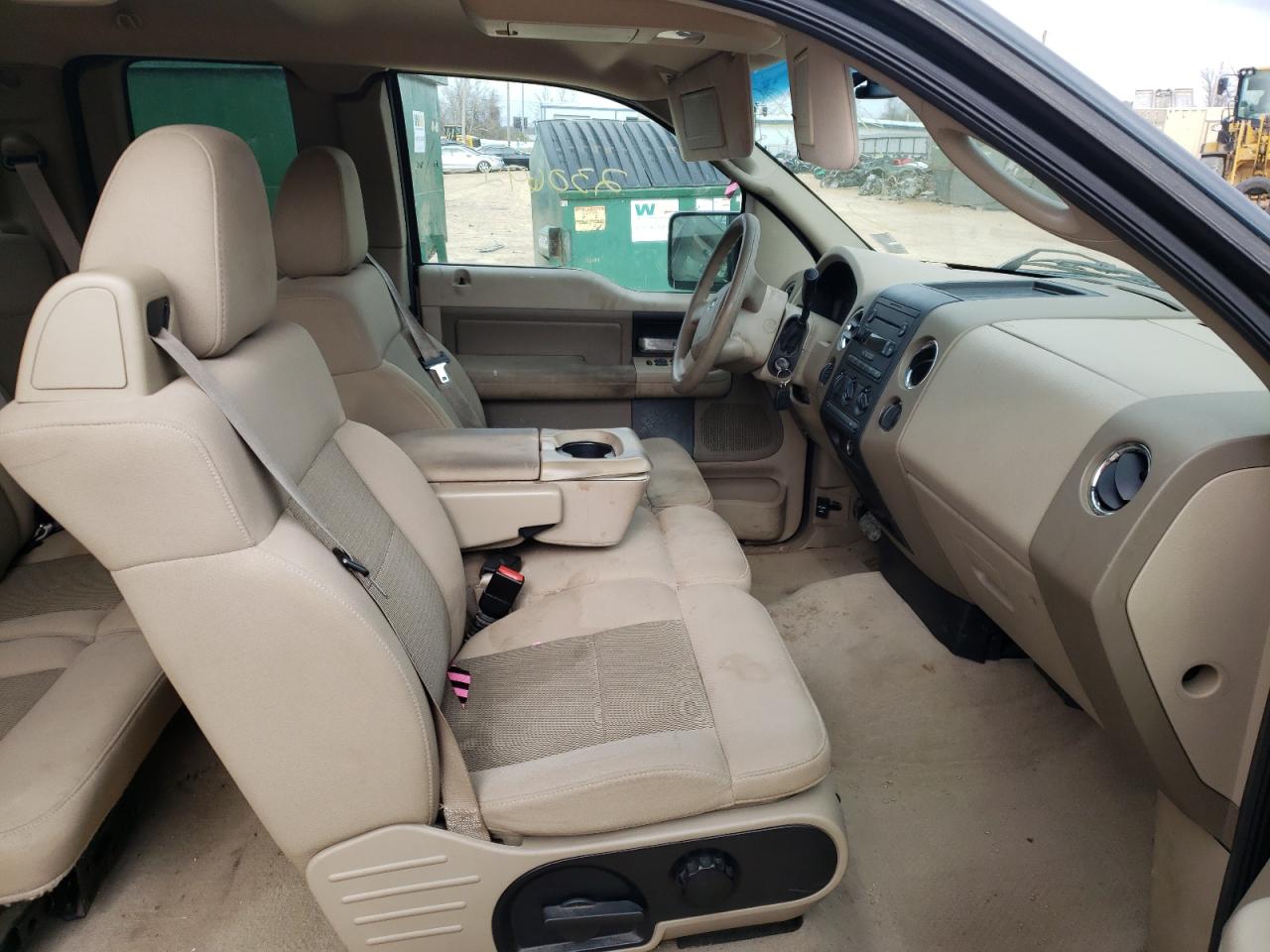 Photo 5 from auction – 2005 FORD F150 with VIN 1FTRX14WX5KB71731
