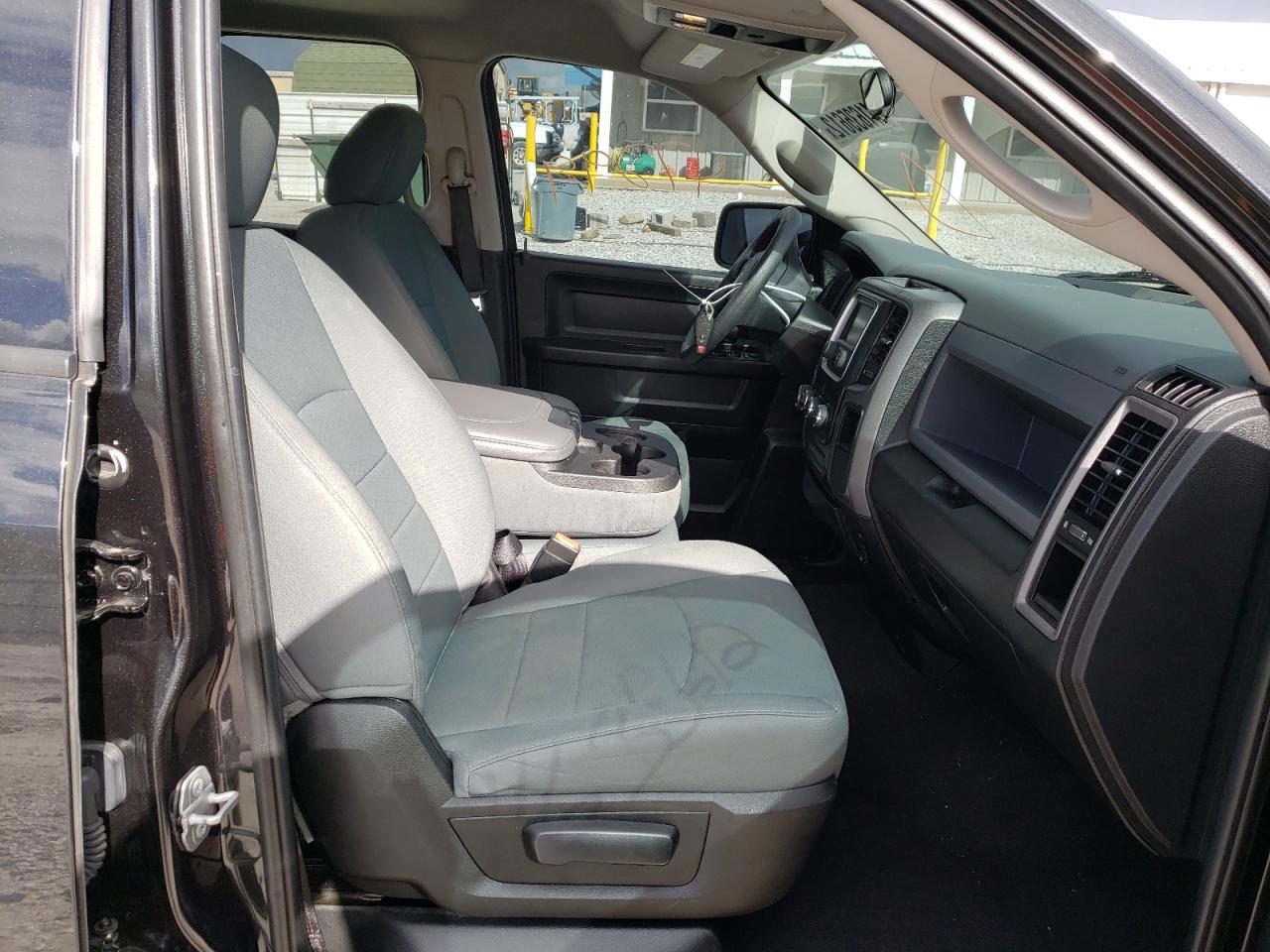 Photo 5 from auction – 2018 RAM 1500 ST with VIN 1C6RR7FT0JS208545