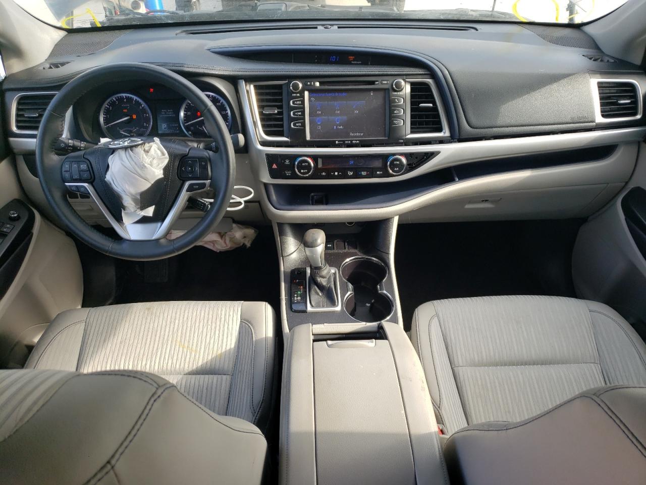 Photo 9 from auction – 2016 TOYOTA HIGHLANDER with VIN 5TDZKRFH6GS175749